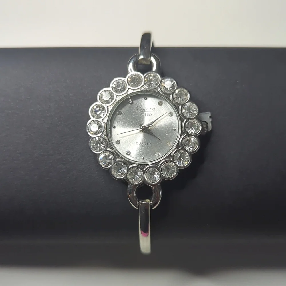 ❤️5/25 🌟NWT Figaro Silver Women's Watch Keychain